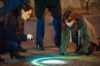 Elementary – Versuchen alles, um den gefährlichen Copkiller zu stoppen: Watson (Lucy Liu, l.) und Kitty (Ophelia Lovibond, r.) ...