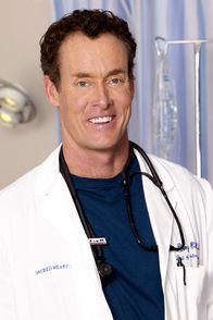 Scrubs - Die Anfänger – (4. Staffel) - Hält seine Schützlinge auf Trapp: Dr. Phil Cox (John C. McGinley) ...