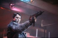 Terminator – Ein nahezu unzerstörbarer Killer-Computer in Menschengestalt kommt aus der Zukunft mit einem tödlichen Auftrag: Der Terminator (Arnold Schwarzenegger) fackelt nicht lange ...