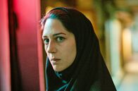 Holy Spider – Die Journalistin Rahimi (Zar Amir Ebrahimi) jagt auf eigene Faust einen Prostituiertenmörder in der heiligen Stadt Maschhad.