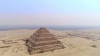 Die Pyramiden – Die Grabanlage des Königs Djoser ist etwa 4700 Jahre alt. Sie ist die älteste Pyramide Ägyptens.
