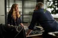 Blutige Anfänger – Koko (Birte Hanusrichter) macht Torsten Kaiser (René Steinke) Vorwürfe, den Teamgeist durch sein Verhalten zu gefährden.