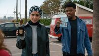 Navy CIS: L.A. – Special Agent Fatima Namazi (Medalion Rahimi, l.); Devin Roundtree (Caleb Castille, r.)