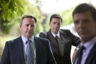 Inspector Barnaby – DCI John Barnaby (Neil Dudgeon), Dr. Markham (Nicholas Boulton) und DS Ben Jones (Jason Hughes).