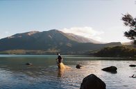 Mit dem Zug ... – Der Lake Rotoiti ist ein Gletschersee. Biologe Don Jellyman forscht hier nach einem Seeungeheuer, dem Langflossenaal.