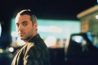 Heat – Trotz des hohen Risikos ist auch Michael Cheritto (Tom Sizemore) beim Überfall mit von der Partie.