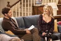B Positive – Drew Dunbar (Thomas Middleditch, l.); Gina Dabrowski (Annaleigh Ashford, r.)