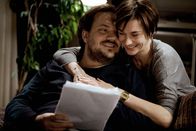 Eltern – Konrad (Charly Hübner, l.); Christine (Christiane Paul, r.)