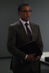 Community – Wer wird das Rennen um den Hawthorne-Thron gewinnen: Pierce und seine Freunde oder Vermögensverwalter Gilbert (Giancarlo Esposito)?