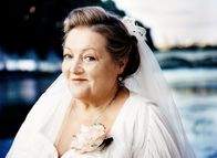 Omamamia – Heiraten im Rentenalter? - Warum nicht! MARIANNE SÄGEBRECHT als eigenwillige und unternehmungslustige Oma Marguerita in OMAMAMIA.