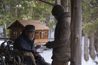 Hannibal – Weil er mit den Ermittlungen nicht weiterkommt, bittet Jack Crawford (Laurence Fishburne, l.) seinen ehemaligen Kollegen Will Graham (Hugh Dancy, r.) um Hilfe bei der Ergreifung eines neuen, teuflischen Serienmörders ...