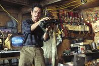 Explosiv - Blown Away – Der irre Bombenleger Ryan Gaerity (Tommy Lee Jones) will seinem einstigen Kameraden Jimmy das Leben zur Hölle machen.