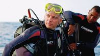 unterwegs – Moderator Roland Luder vor dem Tauchgang.