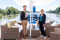 Der Staatsanwalt – Justus von Pöhlhoff (Leopold Hornung) spricht mit Hauptkommissarin Kerstin Klar (Fiona Coors) über das Opfer.