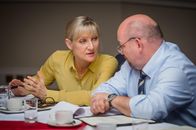Scott & Bailey – DC Janet Scott (Lesley Sharp, l.); DC Pete Readyough (Tony Mooney, r.)