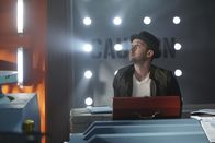 Scorpion – Bei einer neuen Mission muss Toby (Eddie Kaye Thomas) beinahe mit ansehen, wie seine Verlobte in die Tiefe stürzt, doch auch der Weg, um sie zu retten, ist alles andere als einfach und schön ...