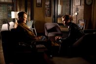 Castle – Wird sich Kate Beckett (Stana Katic, r.) doch noch bei Senator William H. Bracken (Jack Coleman, l.) rächen können?