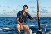 Terra X: Faszination Wasser – Der Meeresbiologe Uli Kunz begleitet eine Forschungsexpedition zum abgelegenen Chagos-Archipel mitten im Indischen Ozean. Fernab von jedem Kontinent wollen die Forschenden die Welt über und unter Wasser erkunden.