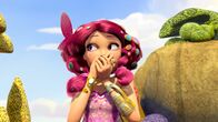 Mia and me - Abenteuer in Centopia – Der magische Armreif hat Mia in die fantastische Welt von Centopia gebracht, in der sie eine wunderschöne Elfe ist.