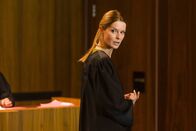 Danni Lowinski – Pits Anwältin Lydia Tretschock (Esther Schweins) weiß, was sie tut.