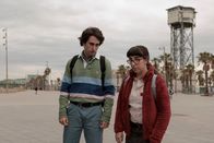 Simple – Enric (Eloi Costa) und Patri (Anna Marchessi) treffen sich zum ersten Mal nach dem Vorfall, um sich auszusprechen.