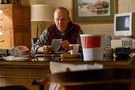 Dopesick – Will nur das Beste für seine Patienten: Michael Keaton als Dr. Samuel Finnix