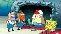 SpongeBob Schwammkopf – Mrs. Puff (2.v.r.), SpongeBob (r.)