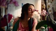 Vena – Jenny (Emma Nova) liebt Orchideen.