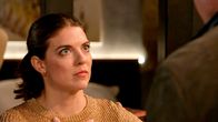 Rote Rosen – Valerie (Maike Johanna Reuter) hofft, Klaas (Sebastian Deyle) doch noch an sich binden zu können.; ARD ROTE ROSEN FOLGE 4050 Uhr im ERSTEN. Valerie (Maike Johanna Reuter) hofft, Klaas (Sebastian Deyle) doch noch an sich binden zu können.