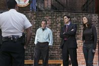 Criminal Minds – L-R: Um einen Serientäter zu schnappen, werden Jason Gideon (Mandy Patinkin), Aaron Hotchner (Thomas Gibson) und Elle Greenway (Lola Glaudini) nach Mexiko gerufen ...