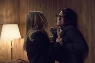 Manifest – Michaela Stone (Melissa Roxburgh, l.); Autumn Cox (Shirley Rumierk, r.)
