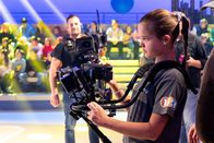 1, 2 oder 3 – Kamerakind Romy hat alles im Griff: Sie liefert spektakuläre Aufnahmen aus dem "1, 2 oder 3"-Studio.