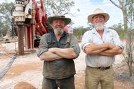 Outback Opal Hunters - Edelsteinjagd in Australien – Opal hunters Peter and Mick.
