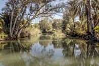 Wasser ist Zukunft – Dies ist eine der ganz wenigen Stellen am Jordan, wo der Fluss noch sein natürliches Gesicht bewahren konnte.