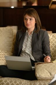 Bull – Taylor Rentzel (MacKenzie Meehan)
