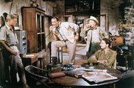 Hatari – Hardy Krüger (Kurt), John Wayne (Sean Mercer), Red Buttons (Pockets), Michele Girardon (Brandy).