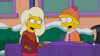 Die Simpsons – In der Schule lernt Lisa (r.) Harper (l.) kennen. Doch steht den beiden eine langjährige Freundschaft bevor?