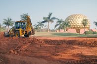 Visionen bauen – Die große goldene Kugel, das Matrimandir, ist das geistige Zentrum von Auroville und soll bald von einem großen See umringt werden.