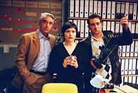 Edel & Starck – Sandra stellt die "Detektive" (v.l.n.r.: Christoph M. Ohrt, Isabel Tuengerthal, Hasan Ali Mete) zur Rede ...