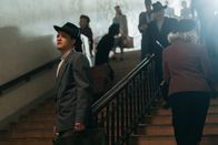 Ein Tag in... – Als Passfälscher verhilft Cioma Schönhaus (Juri Senft) zahlreichen Juden in Berlin 1943 zur Flucht vor der Deportation.