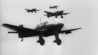 Luftkrieg – Die "Ju 87", bekannt als "Stuka", wurde im Zweiten Weltkrieg zur Waffe psychologischer Kriegsführung – ihr markantes Sirenengeheul sollte Angst verbreiten.