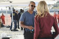 Criminal Minds – Als bei Pumparbeiten in Florida Skelettstücke an Land gespült werden und daraus richtiger Unterwasserfriedhof entsteht, wird das BAU-Team dazu gezogen. Morgan (Shemar Moore, l.) und Ashley (Rachel Nichols, r.) beginnen sofort mit den Ermittlungen ...