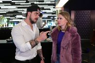 Alles oder Nichts – Hat Rockos (Marc Barthel, l.) unüberlegtes Handeln schwerwiegende Folgen für seine Beziehung mit Anja (Franziska Breite, r.)?