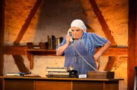 Comedy Scheune – SWR COMEDY SCHEUNE, "Folge 12 Landratsamt / 10Worte" Uhr im SWR. Hillu Stoll (Hillu’s Herzdropfa)