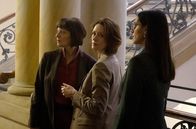 Legal Affairs – Kaum noch ein Team: Detektivin Mimi (Michaela Caspar, li.), Kanzleichefin Leo (Lavinia Wilson, Mitte) und Anwältin Elena (Maryam Zaree, re.).