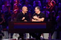Wer weiß denn sowas? – Rateteam-Kapitän Elton (r.) und der Schauspieler und Comedian Christoph Maria Herbst (l.) bilden ein Rateteam.