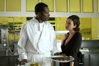 Schnell ermittelt – Aloysius Itoka (Nathan Mzanga), Ursula Strauss (Angelika Schnell).