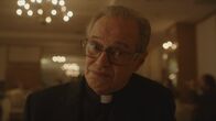 Bupkis – Pater Mac (Steve Buscemi) versucht Pete auf ungewöhnliche Weise begreiflich zu machen, dass sein verstorbener Vater nicht fort ist – sondern mitten unter ihnen.