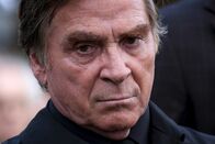 Das unsichtbare Mädchen – Trotz seiner Pensionierung lässt Kommissar Altendorf (Elmar Wepper) ein alter Fall nicht zur Ruhe kommen.