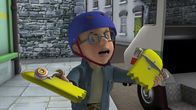 Feuerwehrmann Sam – Trevor Evans ist mit seinem Bus über Normans Skateboard gefahren.
